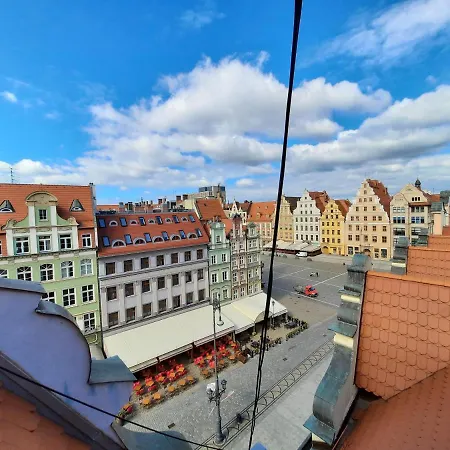 Rynek 51 - Pod Złotym Półksiężycem Kwatera prywatna